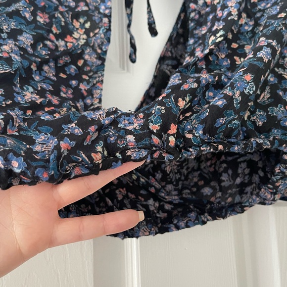 Floral Crop Top - Picture 4 of 5